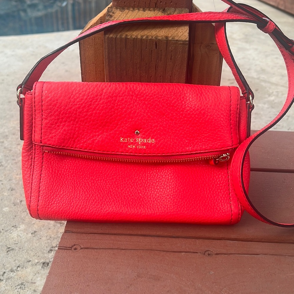 Cute Kate spade cross body bag